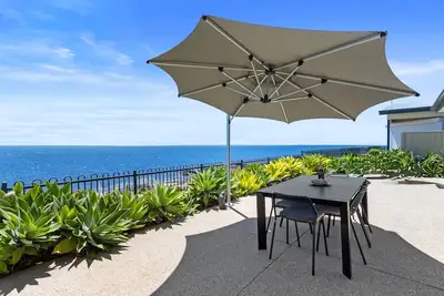 Image de Sea La Vie - Absolute beachfront! Amazing sea views! Off peak special!