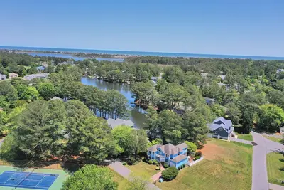 Image de Charming 4 bedroom Home in Lake Bethany Community located in Bethany Beach! Tennis, Trolley to the Beach, Local Restaurants and shopping! This is the perfect place for your vacation.