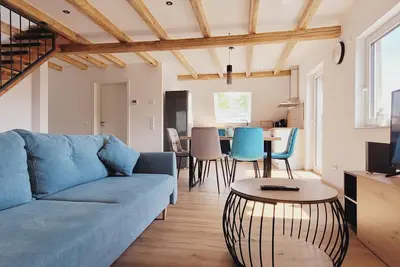 Image de The modern, newly renovated  90-square-meter apartment is waiting for you