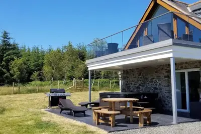 Image de Cot Cottage - Panoramic Views & Hot Tub!