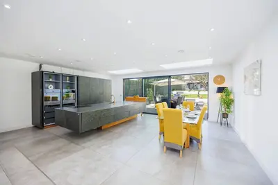 Image de Luxury 3-Bedroom House with Large Garden & Outhouse in St Albans