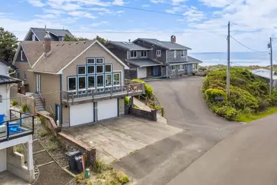 Image de Amazing Ocean Views Mca#448 -5 bedrooms/3 baths, Dogs ok, 1 blk to beach