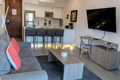 Image de Luis luxury 1 bdr condo, walking to the beach @ gallery condo