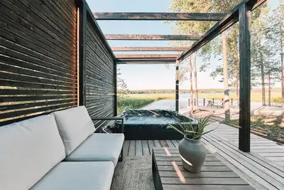 Image de Évadez-vous à la Villa Lillan – Un Refuge Luxueux en Bord de Mer! 🌊