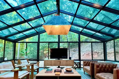 Image de 2 Stylish Cabins, 1 Stunning Property, 6 Guests