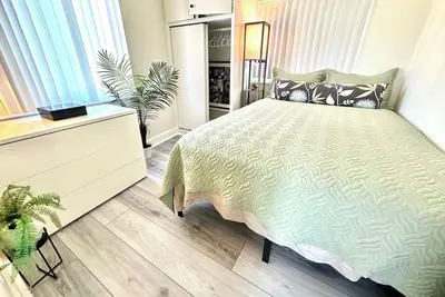 Image de Location location! Cozy 1 bedroom Apt by the sand! Won’t find better deal