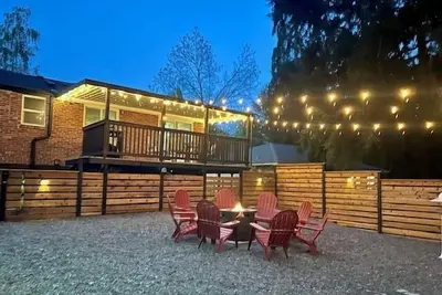 Image de 5br Peaceful Family Getaway | Firepit • Pets, Lg Families & Kids Ok