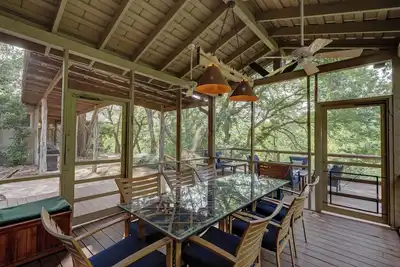 Image de Beautiful & Private Riverfront, Toad Hall One!