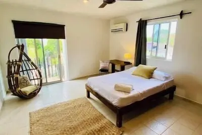 Image de Three blocks from the sea. Departamento Aguacatl