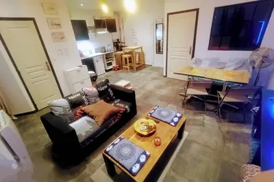 Image de 1 Bedroom Apartment in Lescarene