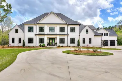 Image de 10 Br Executive Masters Retreat on Private, Secluded Lot. Tons of Amenities!