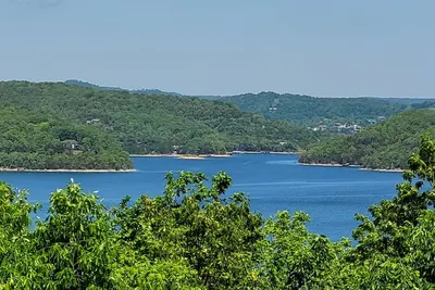 Image de Beaver Lake House w/Game Room, Lake View, Dock Access Swim Deck, Eureka Springs