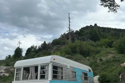 Image de Retro Camper king and 2 twin size beds
