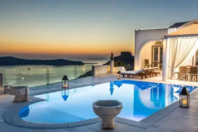 Image de Magnificent Santorini Villa | 3 Bedrooms | Villa Bacchus | Private heated pool & Alfresco Pergola Dining Area | Firostefani