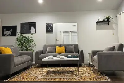 Image de Entire Home ☆3bedroom☆4beds☆Mins To China Town☆\n\n