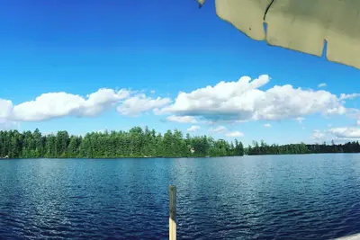 Image de 2 Historic Lakefront Adirondack Cabins built in 1908 - The Owl's Nest