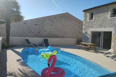 Image de Gite de charme à la campagne avec piscine