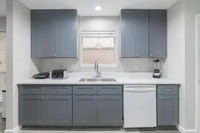 Image de Newly furnished 1 story + Office Desk in Woodlands