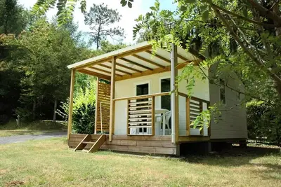 Image de Chalet Cajou 24m² avec Clim - Terrasse couverte - 1 chambre 2 personnes