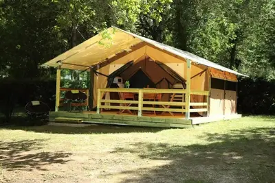 Image de Tente Lodge Victoria 30m² \/ 2 chambres (sans sanitaires privatifs) 5 personnes