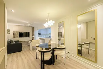 Image de Stylish Apartment in Miraflores Center! - 2. 5 blocks from Malecon Cisneros