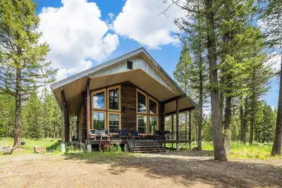 Image de Cabin On The Rocks, Big Property, Hot Tub, Yellowstone National Park, Fire pit.