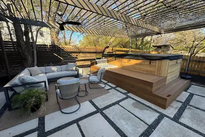 Image de Cozy Clarksville Casita with Swim Spa & Fire Pit