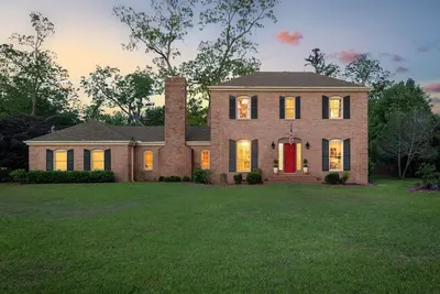 Image de Southern Comfort In town-pool table- patio-bbq-pong-wet bar-free max/prime tv.