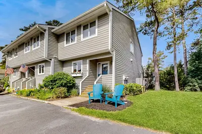 Image de End unit townhome 1 mi. from Bethany Beach Boardwalk - pool/tennis court access