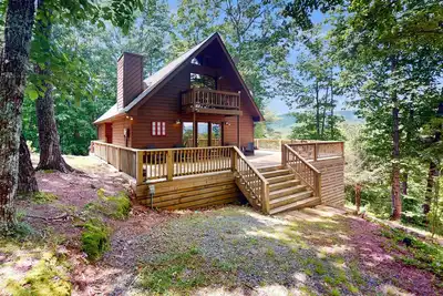 Image de Charming dog-friendly house with hot tub and gas fireplace