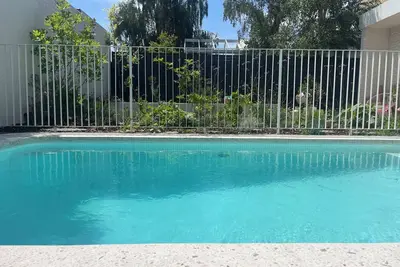 Image de Luxe Family-sized home w Pool