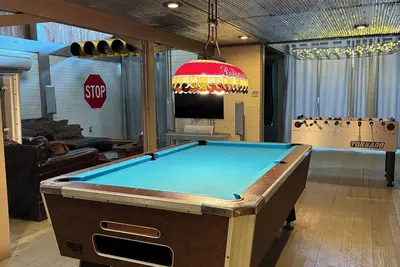 Image de Game room/ sleeps 10/ near Murfreesboro Diamond mine/ lakes/ fun, unique, quirky