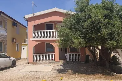 Image de Appartement de deux chambres avec la terrasse Vir (A-23274-a)