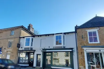 Image de Chesswood: newly renovated 2 Bedrm Apt + parking in Market Town of Castle Cary