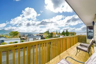 Image de Rotorua Vistas | Large Hilltop Home with Views