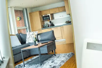 Image de Marina View Haven- Stylish 2-Bedroom Retreat Near Excel London.