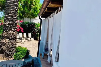 Image de Accogliente Struttura Situata al Centro di Malfa a Soli 5 Minuti Dalla Spiaggia