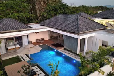 Image de 3 Bed BangTao pool villa - electricity included.