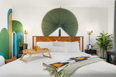 Image de 3bd|Private Casita| Hot Tub |Downtown Location