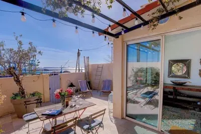 Image de 2 bedroom private vacation home in marseille