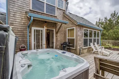 Image de Pacific City Beauty has Large Deck, Hot Tub, Spacious Bedrooms, Near Beach!