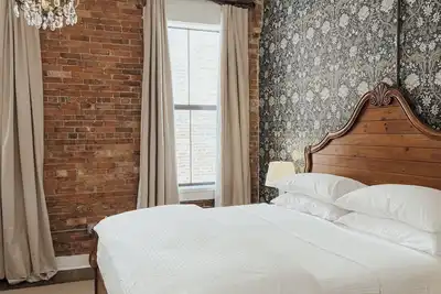 Image de Luxury Loft at the Mercantile: Prime Downtown Pensacola Location, Near Beaches!