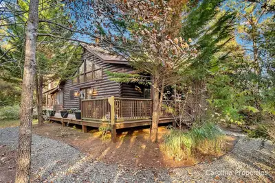 Image de Fiona's Forest Haven by Carolina Properties