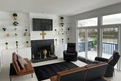 Image de Peach Jam--Gorgeous Riverfront \"Wow\" Retreat Overlooking The Savannah River!