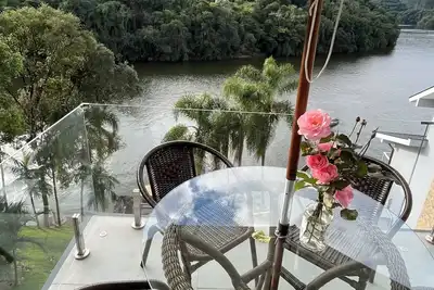 Image de Luxury house by the lake, Spa, access to water.