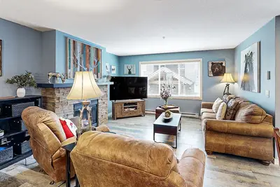Image de Serene mountain retreat with private hot tub and dog-friendly