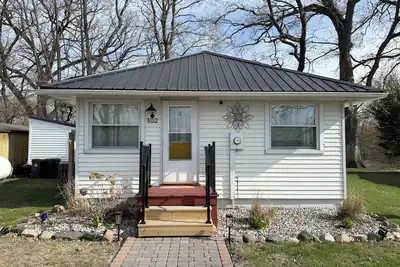Image de Little River House on Henry, on the serene banks of the Iroquois River