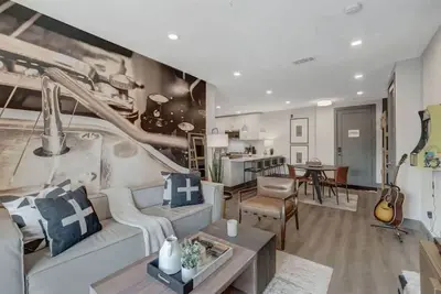 6 Min to Broadway~Gym~Rooftop~Sleeps 8