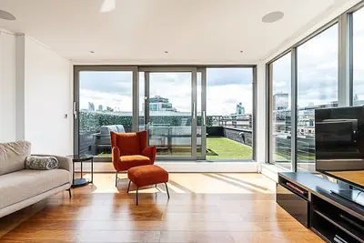 Image de Modern Haven with Terrace View & Urban Charm