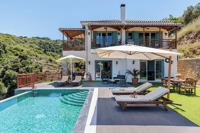 Image de Pool Villa Mavraki - wifi, sea view, no neighbors (5 min to Mama Mia! ! )